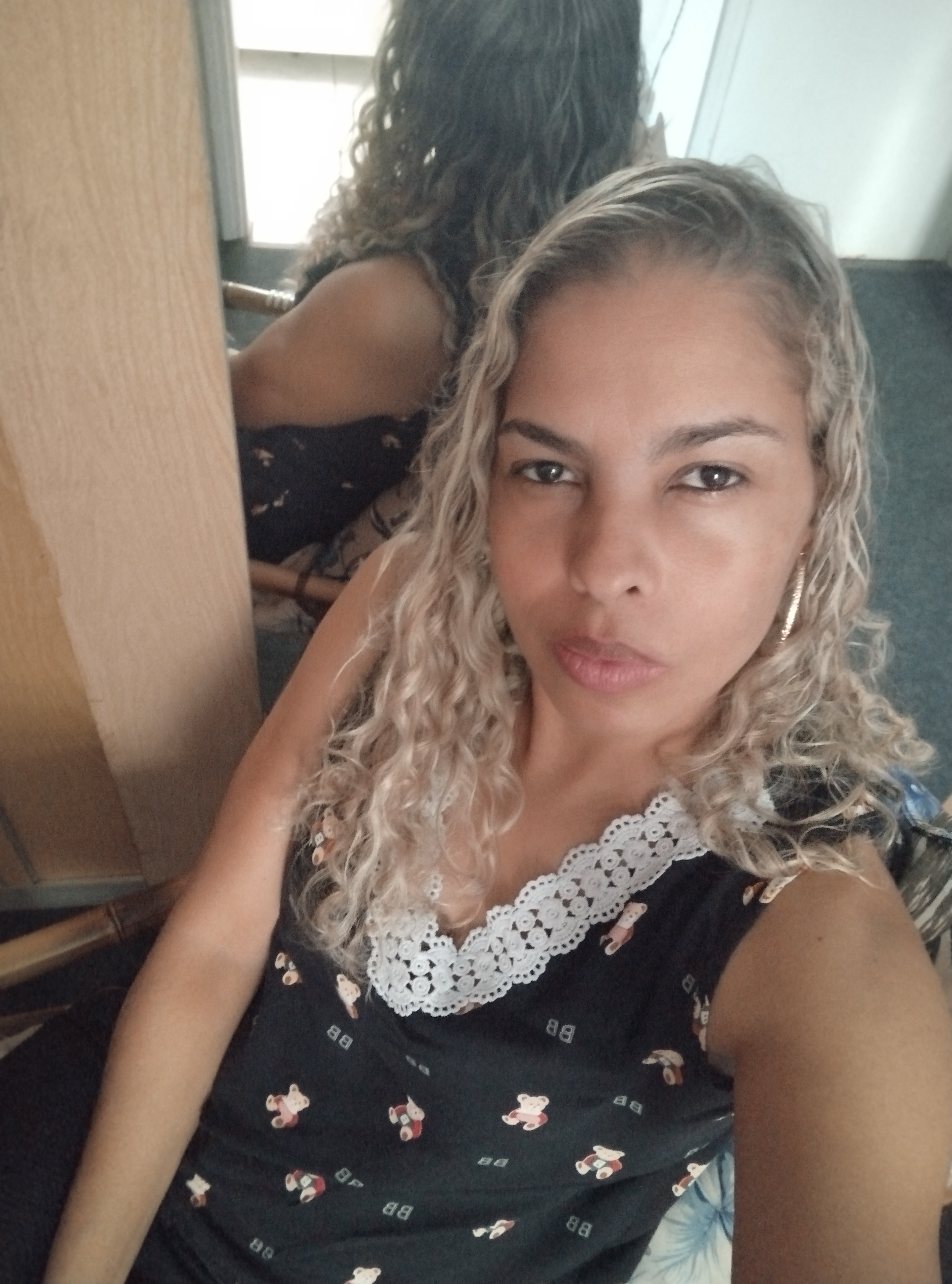 Mel Estética  · Profissional · Londrina - PR · foto de perfil